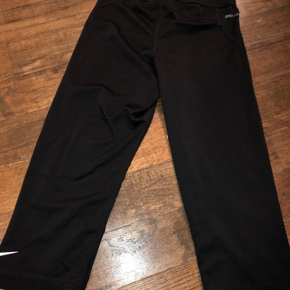 Nike pro crop leggings